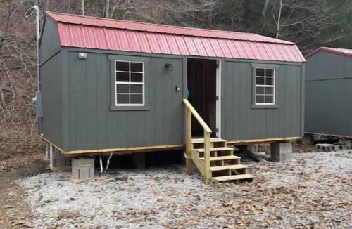 Spurlockville Cabin | Cardinal Cabin Near Hatfield McCoy Ivy Branch Trails