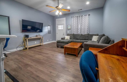 Saint Joseph House | Cardinal House- Access to the heart of Louisville