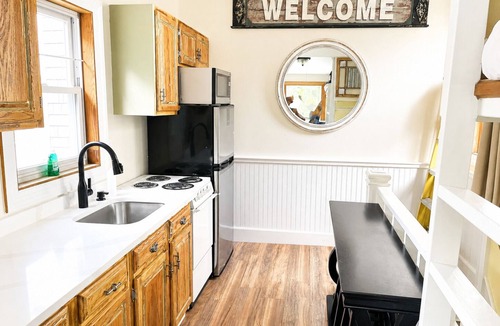 Wolfeboro Apartment | Caretakers Apartment-Split level w/Wet Room Bath