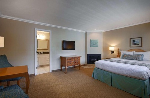Northeast Carmel Hotel | Carmel Bay View Inn