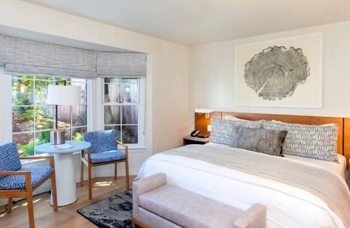 Golden Rectangle Hotel | Carmel Beach Hotel