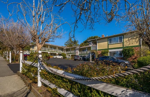 Northeast Carmel Hotel | Carmel Inn & Suites