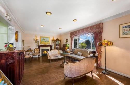 Northeast Carmel Hotel | Carmel Inn & Suites