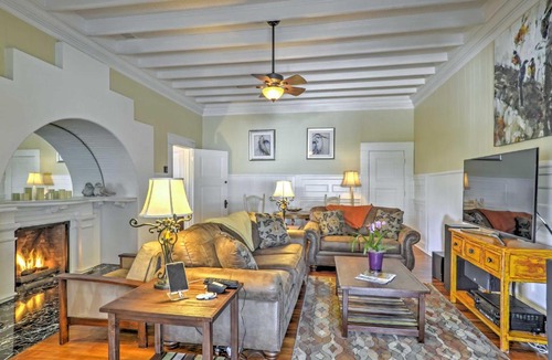 Carpinteria Apartment | Carpinteria Apt w/Hot Tub - 10 Min Walk to Beach!