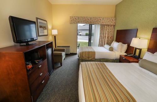 Fairfield Hotel | Carroll Valley Hotel | 2 Dbl Beds + Resort Access