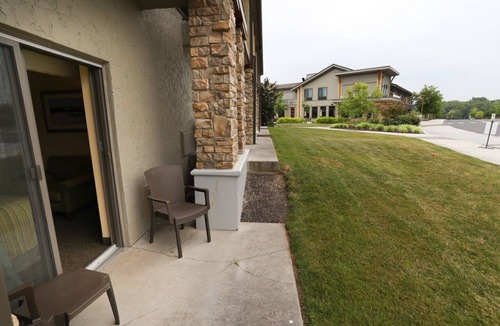 Fairfield Hotel | Carroll Valley Hotel | 2 Dbl Beds + Resort Access