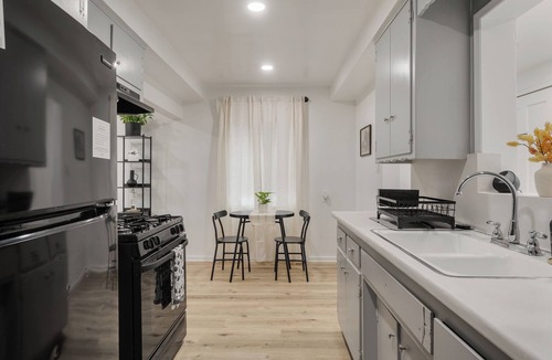East Los Angeles House | Casita Allston - East L.A.! Gem w/Easy Check-In!