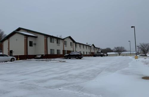Cassville Hotel | Cassville Four Seasons Inn & Suites