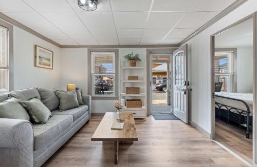 Hampton House | Castaway Cottages - Heart of Hampton Beach