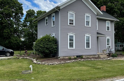 Gypsum House | Catawba island- Lake View and steps from Miller’s Ferry