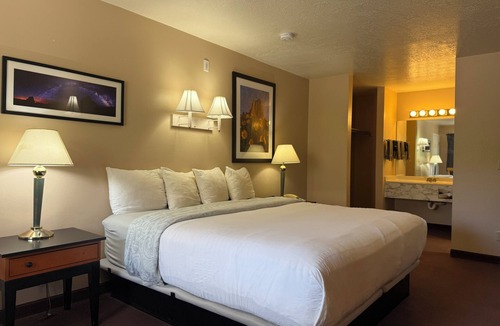 Caineville Hotel | Cathedral Valley Inn