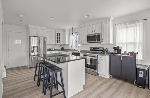 Saugerties House | Catskill Retreat Hot Tub, Fire Pit, Pool!