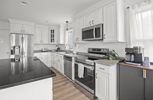 Saugerties House | Catskill Retreat Hot Tub, Fire Pit, Pool!