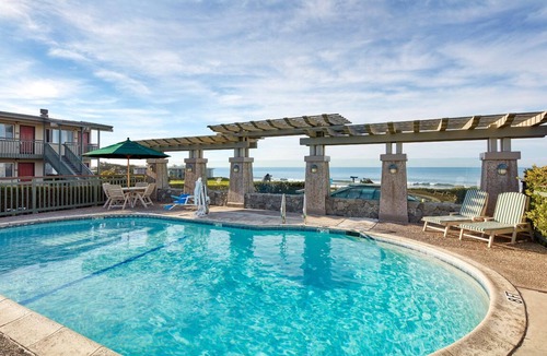San Simeon Hotel | Cavalier Oceanfront Resort San Simeon | Standard King | Onsite Pools