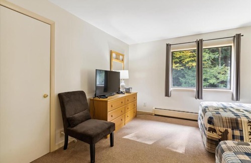 West Bridgewater Hotel | Cedarbrook Two Double bed Standard Hotel room 217