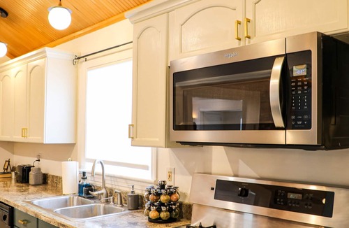 Clarksburg House | Central Haus (Group getaway on a quiet street)