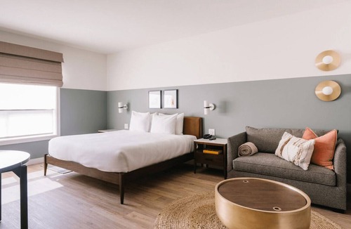 Moab Hotel | Centrally Located King Unit, Gravity Haus, Modern Amenities, Downtown Access