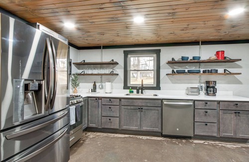 Glouster House | 'Chène Cottage' Near Burr Oak Lake & Trailheads!