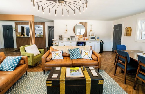 West Dover Hotel | Chalet 239