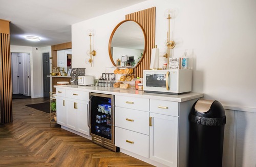 West Dover Hotel | Chalet 239