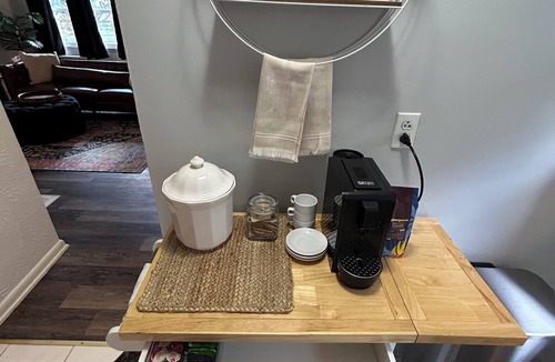 Southwest Greensburg Apartment | Charming 1-bedroom apartment in Southwest Greensburg - close to everything.