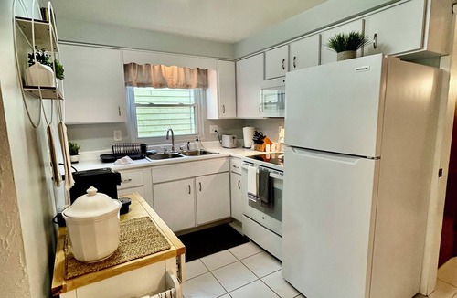 Southwest Greensburg Apartment | Charming 1-bedroom apartment in Southwest Greensburg - close to everything.