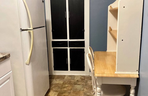 Etna Apartment | Charming 1-bedroom apartment across from Mac Miller mural