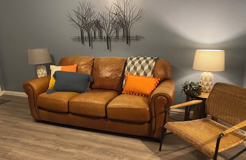 Etna Apartment | Charming 1-bedroom apartment across from Mac Miller mural
