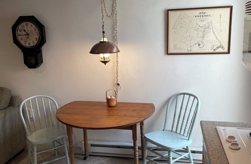 South Duxbury Apartment | Charming 1-bedroom apartment in Duxbury Standish Shores near private beach.