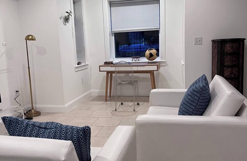 North Capitol Street Apartment | Charming 1-bedroom basement apartment in Washington DC with AC, WiFi