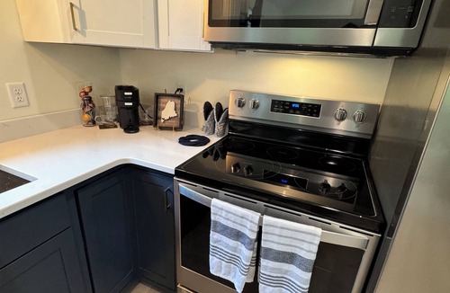 Arundel House | Charming 1-bedroom home in Arundel, conveniently located!