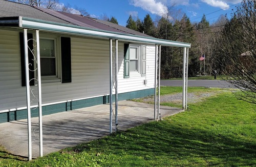 Clear Creek House | Charming 1-bedroom house on a lavender farm