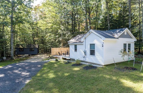 Pownal House | Charming 1-bedroom house with AC and WiFi in Pleasant Pownal