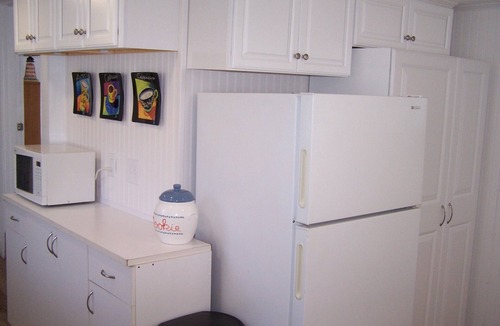 Eastward Look Cottage | Charming 1-bedroom cottage in beautiful Narragansett with AC, WiFi