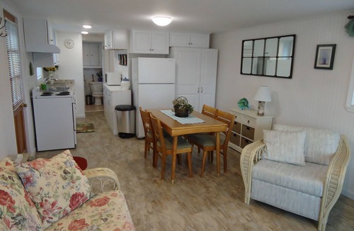 Eastward Look Cottage | Charming 1-bedroom cottage in beautiful Narragansett with AC, WiFi