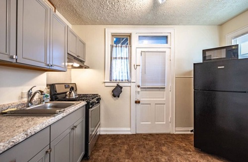 Clintonville House | Charming 1BR Retreat OSU Nearby Free Parking