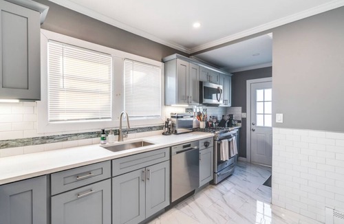 East Massapequa Apartment | Charming 2-bedroom apartment with WiFi, AC in lovely Massapequa