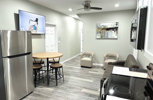 Winston-Govans Apartment | Charming 2-bedroom apartment in cool Baltimore with AC, WiFi
