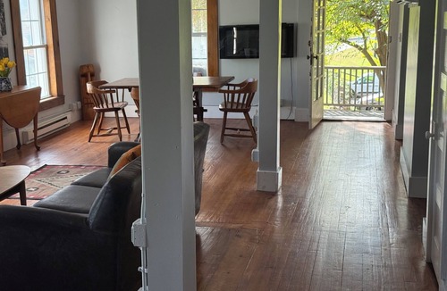 Mount Marion Apartment | Charming 2-bedroom apartment in lovely Rosendale, just off the rail trai.