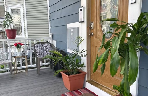 St. Marks Apartment | Charming 2-bedroom apartment with AC, WiFi in marvelous Boston, close downtown