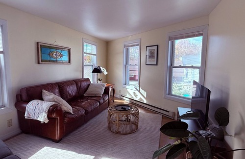 Putnam Apartment | Charming 2-bedroom apartment in Downtown Putnam