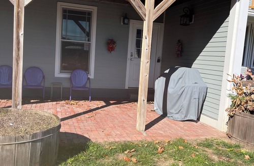 Wilton Apartment | Charming 2-bedroom apartment in Wilton with Wi-Fi,central air, private road