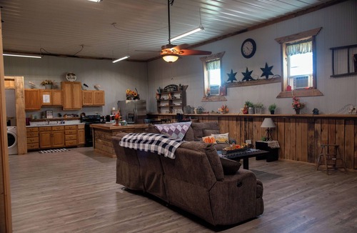 Danville House | Charming 2-bedroom barn in fabulous Danville with WiFi,Games,Serene atmosphere