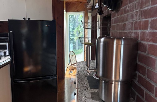 Spruce Head Cottage | Charming 2-bedroom cottage on the ocean with private beach