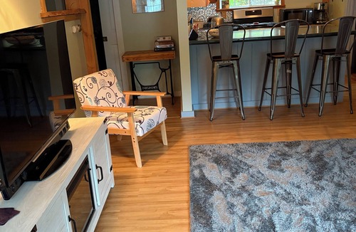 Danbury House | Charming 2-bedroom cottage in Danbury