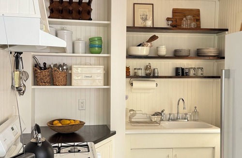 Orient House | Charming 2-bedroom cottage in Orient. Close to beaches, Village Lane, the Jitney