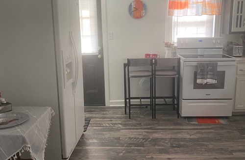 Greensburg House | Charming 2-bedroom house with WiFi, AC in welcoming Greensburg.