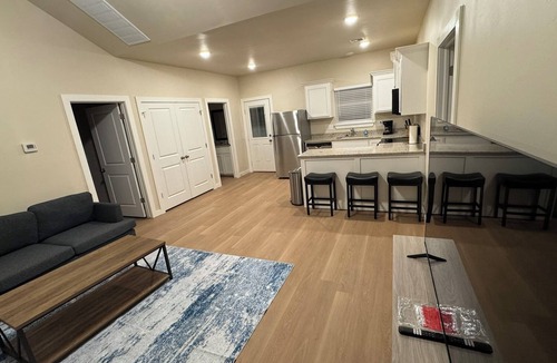 Chickasha House | Charming 2-bedroom house with WiFi, AC in wonderful Chickasha