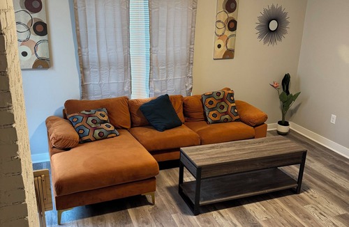 West Columbus House | Charming 2-bedroom house with AC, WiFi in Columbus