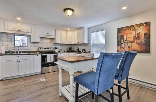 Salem House | Charming 2-Story Home Near Boston, Tuscan Village